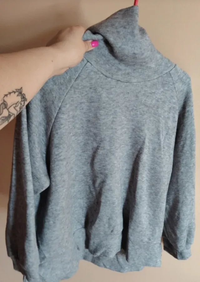 Conjunto gris cuello alto