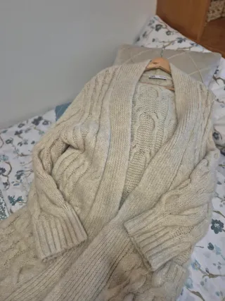 Chaqueta larga Zara beige talla única