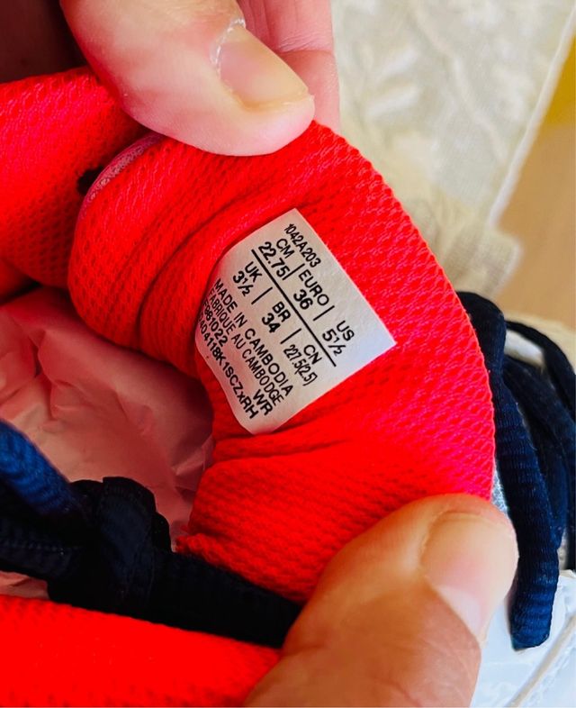 Zapatillas ASICS Tenis Blancas y Negras