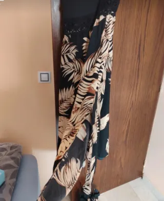 Vestido largo estampado hojas