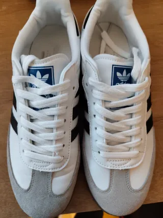 Adidas Zapatillas Blancas y Grises