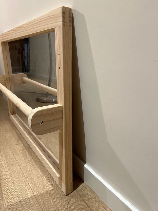 Specchio per bambini in legno con barra