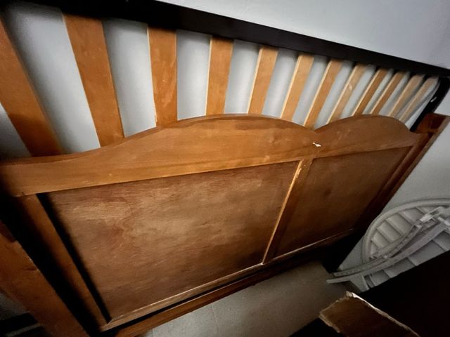 Cabecero y somier madera 135