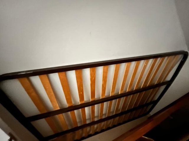 Cabecero y somier madera 135