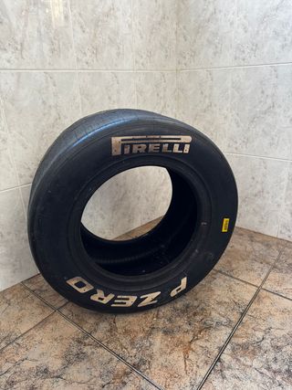 Neumático Delantero F1 Pirelli P Zero