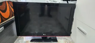 Televisor LG 32 Pulgadas Negro/Rojo