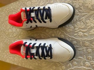 Zapatillas Asics Tenis Blancas y Negras