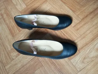 Zapatos de sevillanas negros