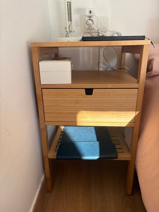 Comodino in legno IKEA
