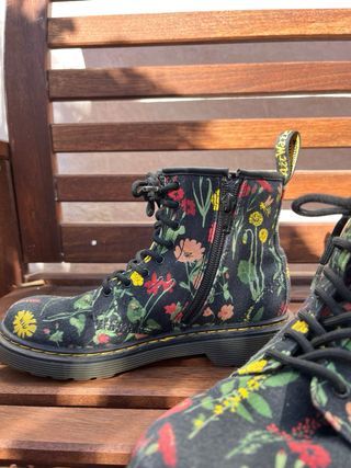Botines Dr. Martens Florales Talla 35