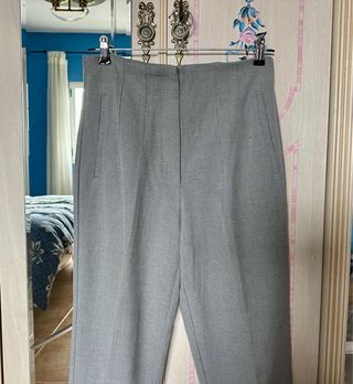 Pantalón gris Zara