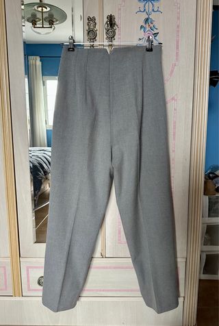 Pantalón gris Zara