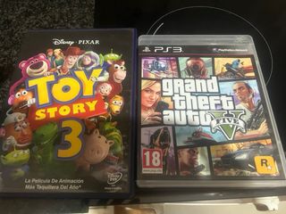 Consola PS3 con 2 mandos y 2 juegos