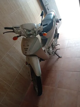 Motos wuyang de 125 similar a honda innova