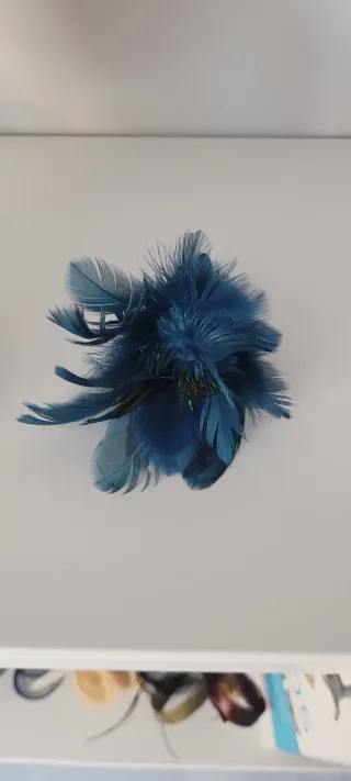 Tocado Plumas Azules Pequeño