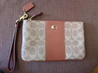 Bolso Pouch Coach Pequeño en Lona de Firma