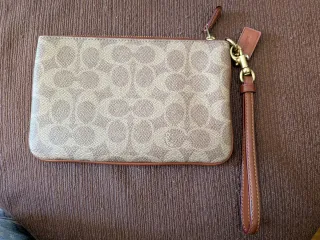 Bolso Pouch Coach Pequeño en Lona de Firma