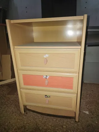 SE REGALA Mueble madera con cajones y escritorio