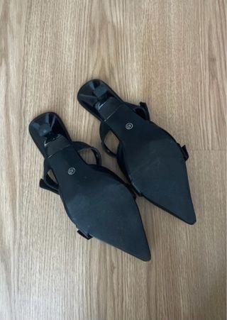 Zapatos tacón negros con hebillas