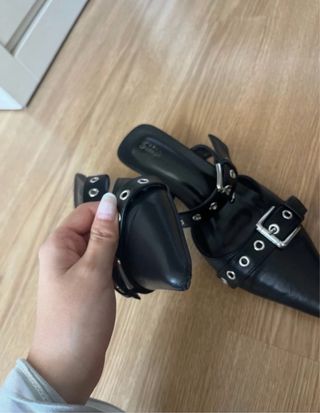 Zapatos tacón negros con hebillas