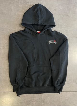 Sudadera FakeGods Valentine’s Day 2024.