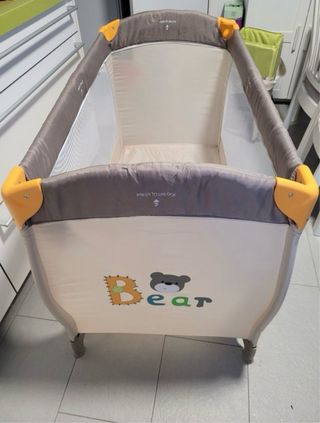 Cuna de viaje y parque con cambiador