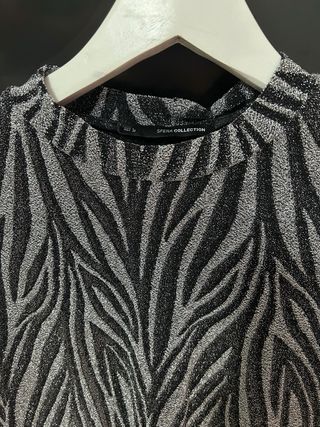 Blusa Sfera plateada y negra