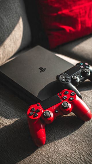 Consola PS4 Slim Negra y Roja