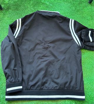 Cortavientos Athl Negro y Blanco