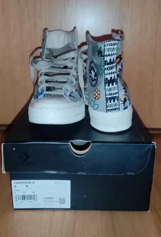 Zapatillas Converse All Star Florales.