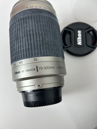 Cámara Nikon F65 + Objetivo + Bolso