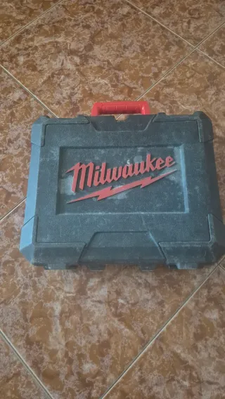 Caja Herramientas Milwaukee Vacía. M18 CBLPD-202C