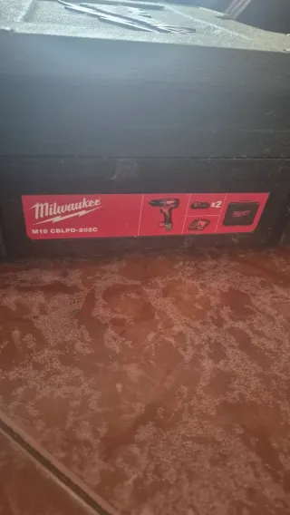 Caja Herramientas Milwaukee Vacía. M18 CBLPD-202C