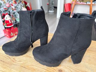 Botines de tacón negros