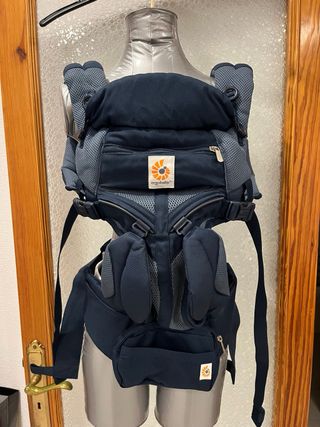 Mochila portabebé Omni 360 Ergobaby casi nueva