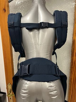 Mochila portabebé Omni 360 Ergobaby casi nueva
