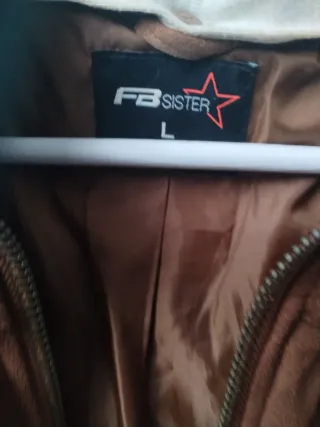 Cazadora ante con capucha