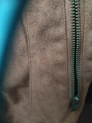 Cazadora ante con capucha