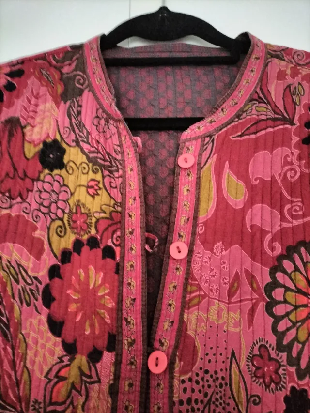 Chaqueta reversible corte oriental