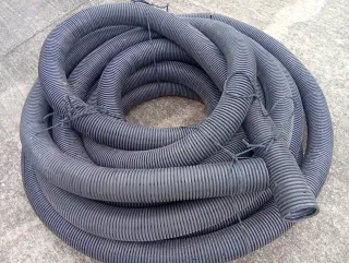 Tubo de drenaje corrugado negro
