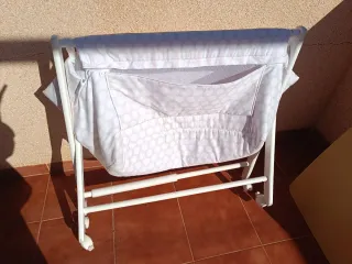 Cuna de bebé plegable y regalo bañera plegable