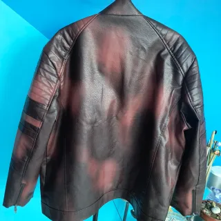 Chaqueta de piel/polipiel marrón y roja