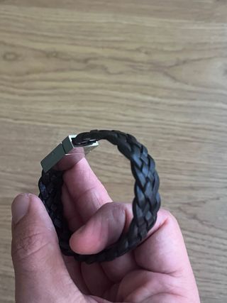 Pulsera Lotus trenzada negra y plateada