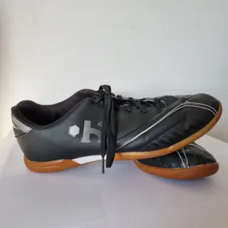 Zapatillas Fútbol Sala Negras y Plateadas