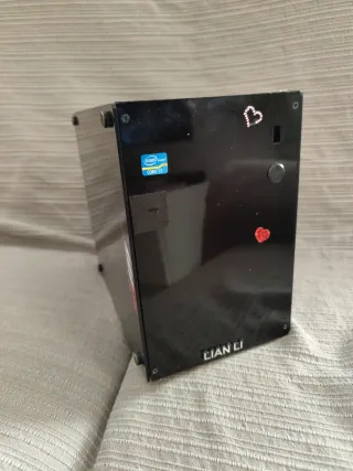 Caja Mini ITX Lian Li Negra - Aluminio Premium