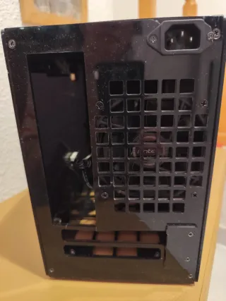 Caja Mini ITX Lian Li Negra - Aluminio Premium