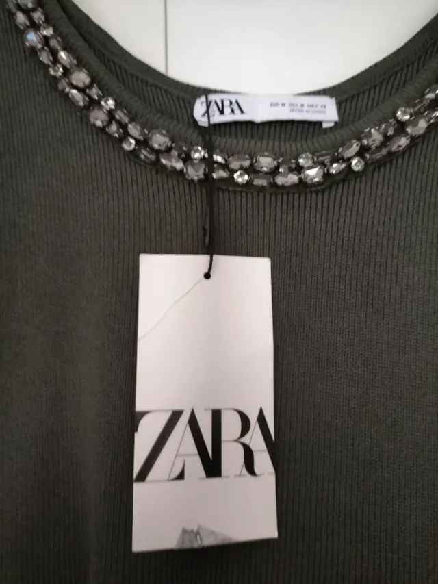 Vestido Zara corto pedrería verde M