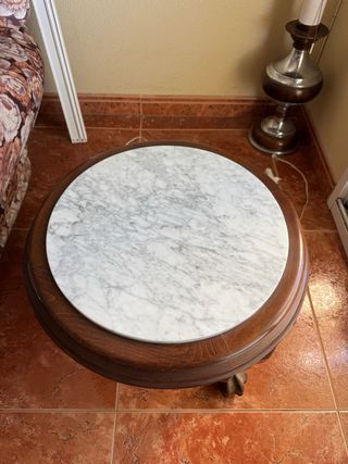 Tavolino ausiliario rotondo in legno e marmo