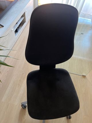 Silla de escritorio ergonómica negra
