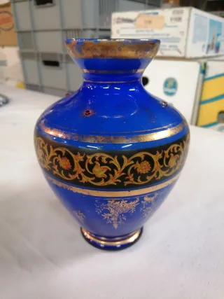 Vaso decorato blu e oro